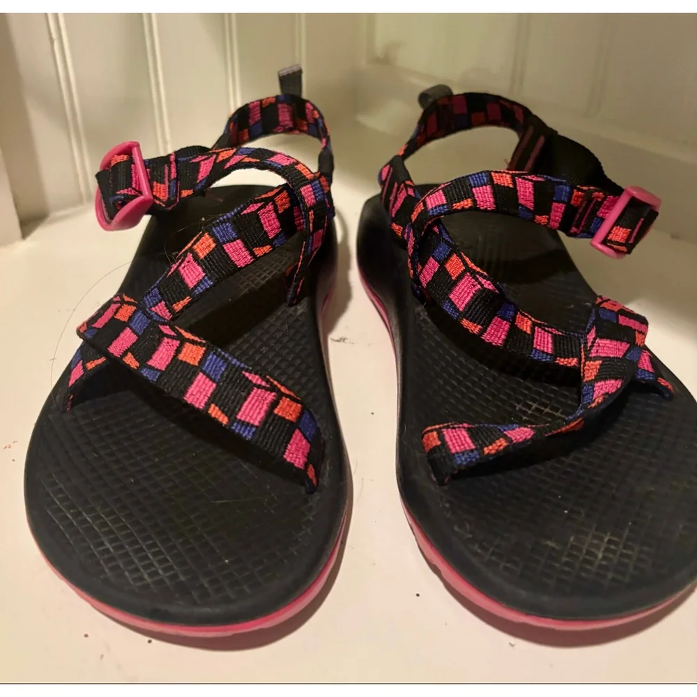 Chaco z/1 eco tread Sandals Black Pink Blue Orange Size 5, woman